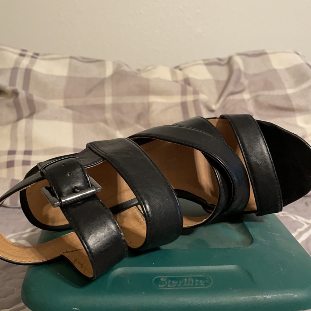 Skechers - Picture 7 of 8